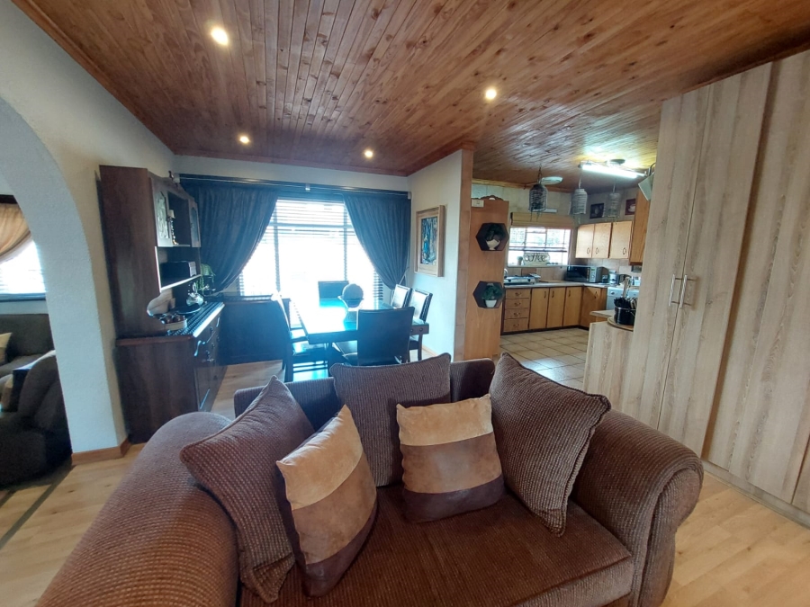 3 Bedroom Property for Sale in Meiringspark North West